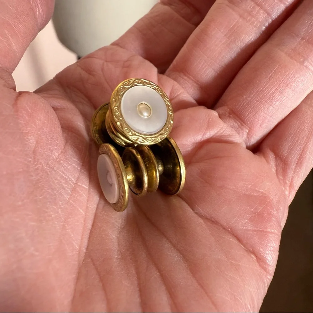 Vintage 1920-1940 Retro Art Deco Mother of Pearl etched Gold Cufflinks